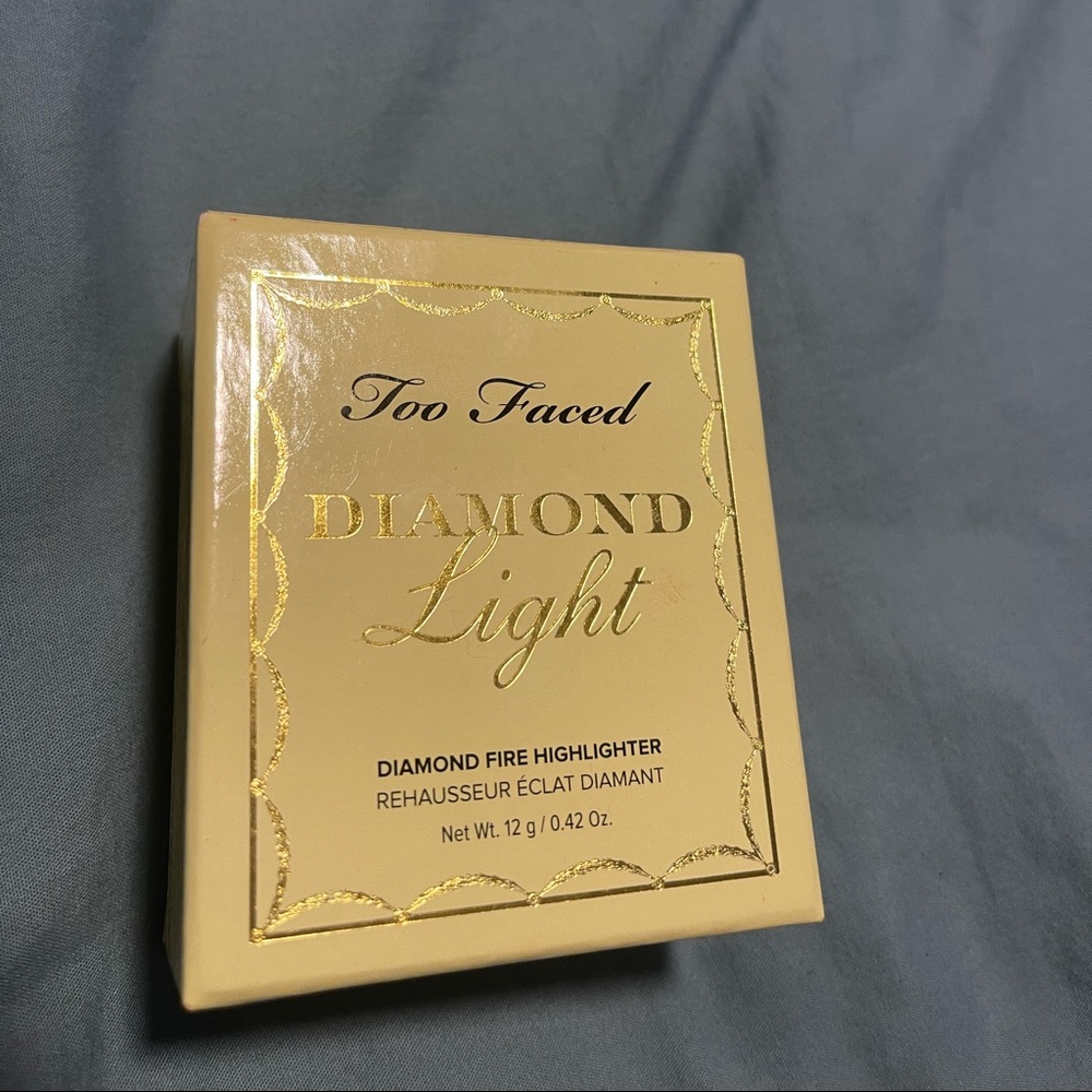 Too Faced Diamond Light Highlight - Canary Diamond